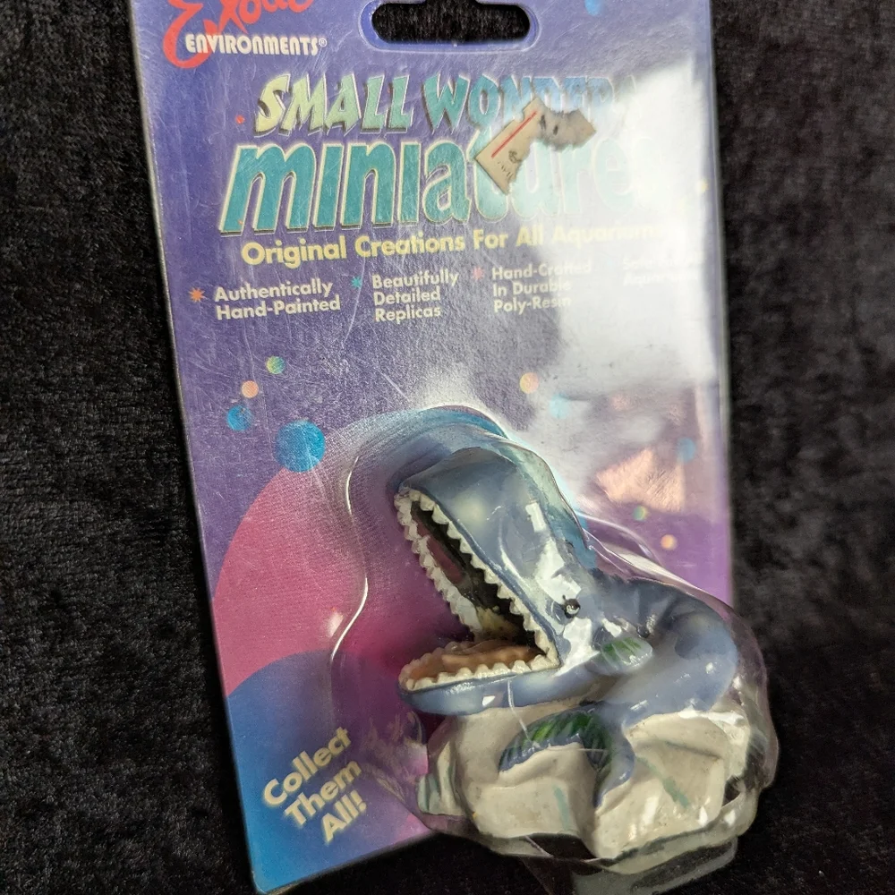 NOS Small Wonders Miniatures Aquarium Decor Open Wide Whale Figure